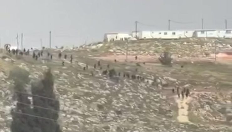 İşgalci İsrailliler, Batı Şeria’da Filistinlilere ve evlerine saldırdı