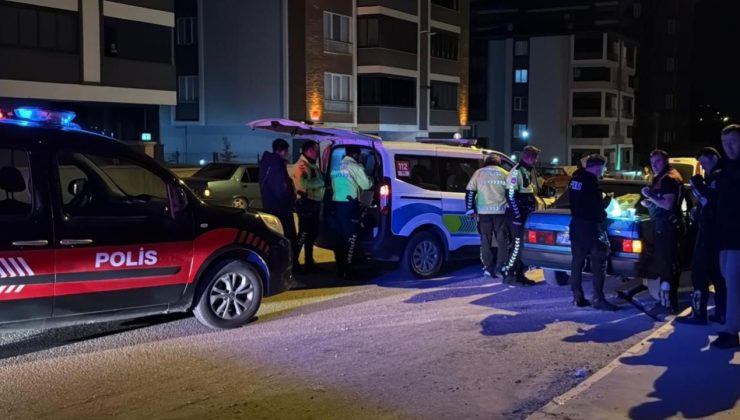 ‘Dur’ ihtarına uymayan ehliyetsiz sürücüye 446 bin lira ceza