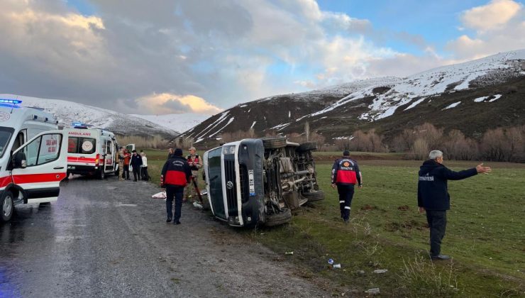 Bitlis’te minibüsün devrilmesi sonucu 11 kişi yaralandı
