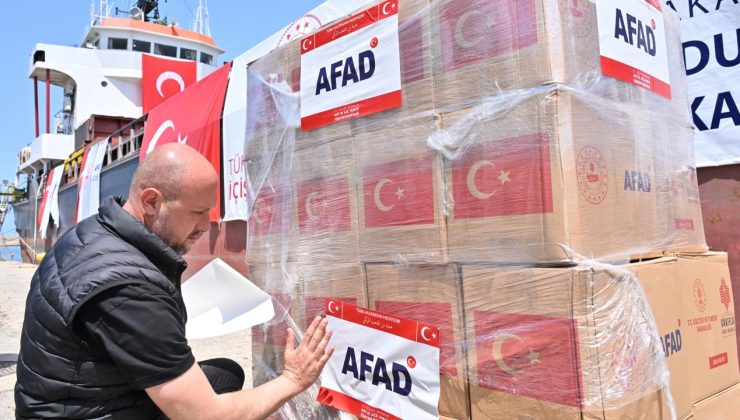 Türkiye’den, Lübnan’a 730 tonluk insani yardım