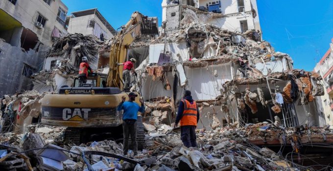 İşgalci İsrail, Gazze’de yürüttüğü yıkım ve saldırıların aynısını Lübnan’ın güneyinde tekrarlıyor