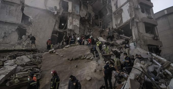 Soykırımcı İsrail, ateşkese rağmen Lübnan’ın güneyine hava saldırısı başlattı