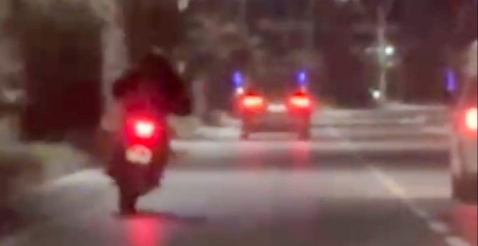 Plakasını gizleyerek kural ihlali yapan motosikletliye 420 bin lira ceza