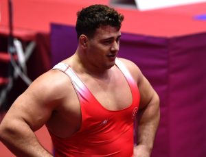 Üç milli güreşçimiz Tiran’da yarı finale yükseldi