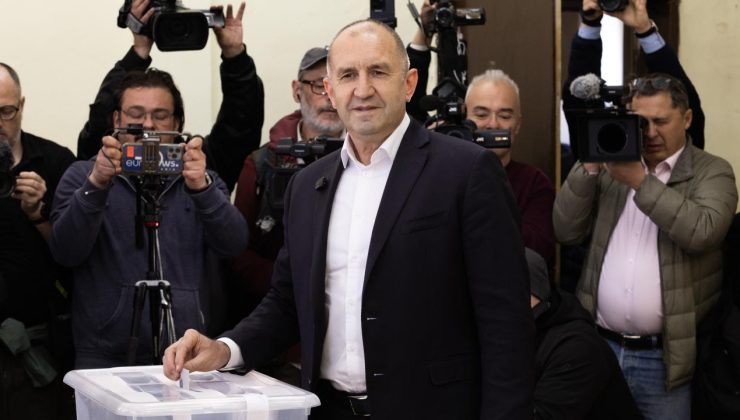 Bulgaristan’da eski Cumhurbaşkanı Radev, genel seçimi birinci tamamladı