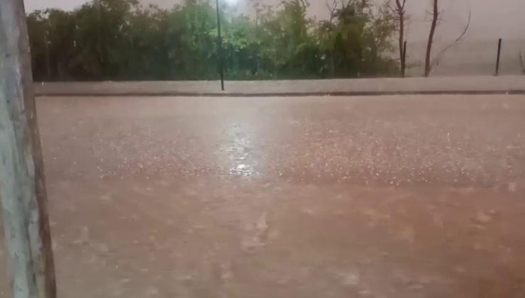 Osmaniye’de sağanak ve dolu: Yollar göle döndü
