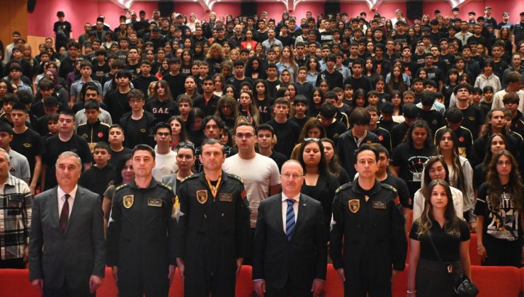 SOLOTÜRK pilotları öğrencilerle buluştu – Son Dakika Haberleri