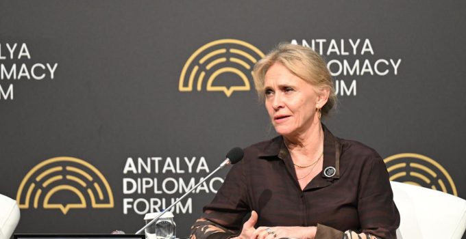 İzlanda Dışişleri Bakanı: Ankara’daki NATO Zirvesi ’emin ellerde’ olacak