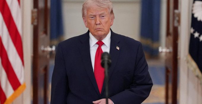 Trump’tan Küba açıklaması: Onlara insani bir temelde yardım etmek istiyorum