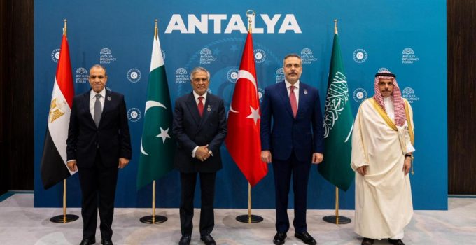 Antalya’da 4’lü dışişleri bakanları zirvesi