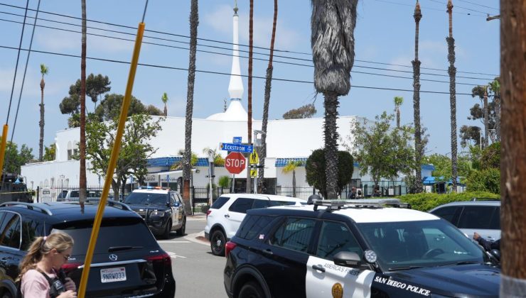 San Diego İslam Merkezi saldırısında hayatını kaybedenler için cenaze töreni düzenledi