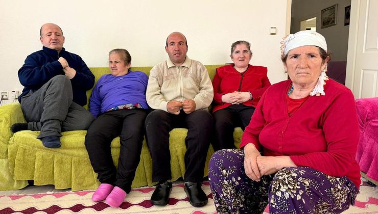 Fedakar anne 4 engelli evladına gözü gibi bakıyor