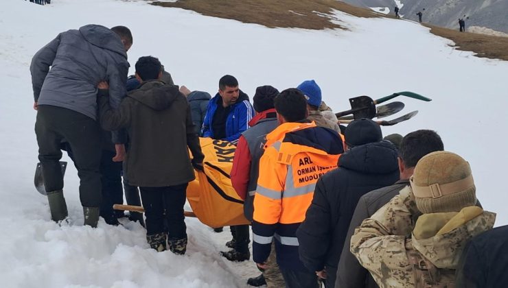 Artvin’de çığ altında kalan çobanın cansız bedenine ulaşıldı