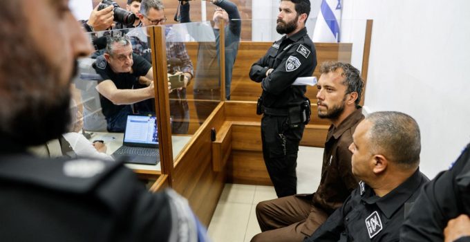 İsrail mahkemesi, Küresel Sumud Filosu’ndan alıkonan 2 aktivistin gözaltı süresini uzattı