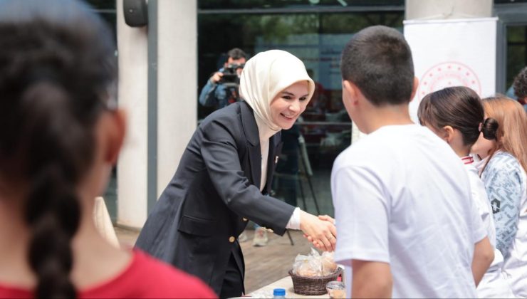 Bakan Göktaş, devlet himayesindeki başarılı sporcu gençlerle buluştu