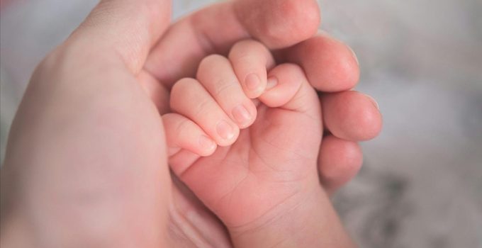 Kalbi atmasına rağmen morgda bırakılan bebek engelli kaldı
