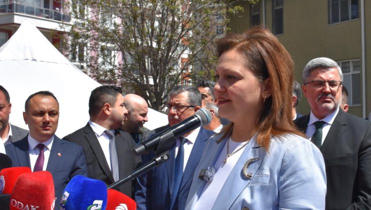 AK Parti’ye katılan Köksal Afyonkarahisar’da coşkuyla karşılandı