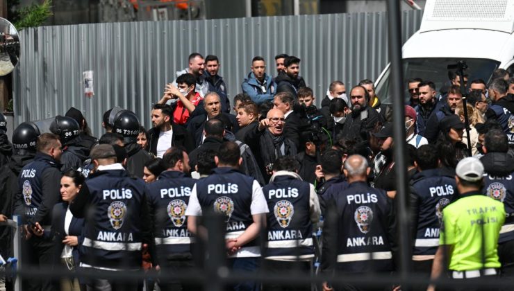 Emniyet ekipleri, CHP Genel Merkezi’ne girdi