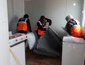 Çorum’da hortumun vurduğu köylerde konteynerler kuruldu