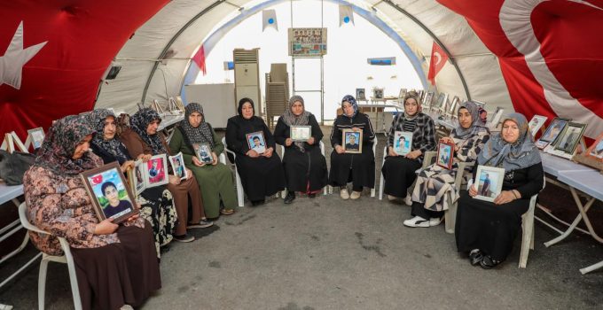 Diyarbakır anneleri müjdeli haber bekliyor