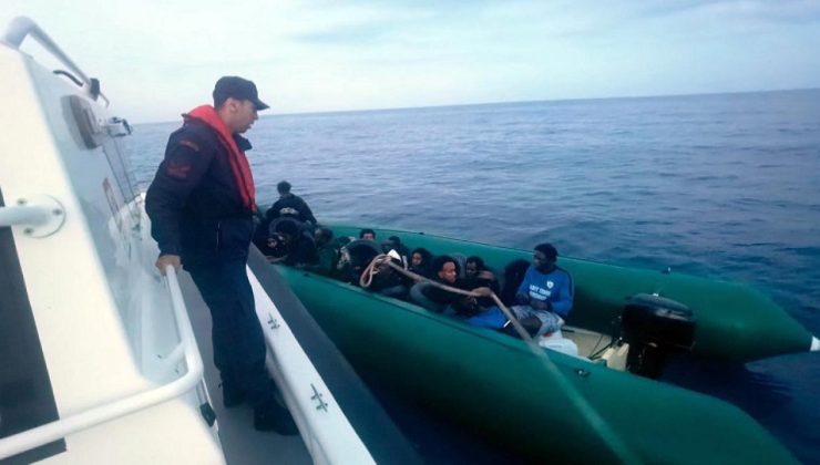 İzmir’de 26 düzensiz göçmen yakalandı