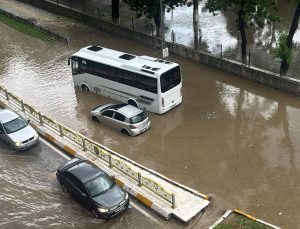 Edirne’yi dolu ve sağanak vurdu