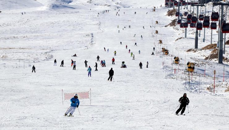 Erciyes Kayak Merkezi, bu sezon 3 milyon 300 bin ziyaretçiyi ağırladı