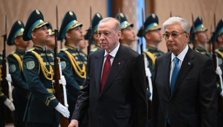 Cumhurbaşkanı Erdoğan, Kazakistan’da resmi törenle karşılandı