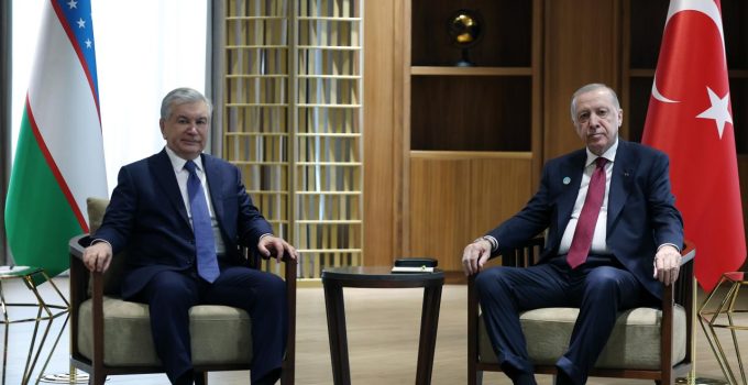 Cumhurbaşkanı Erdoğan, Özbekistan Cumhurbaşkanı Mirziyoyev ile görüştü