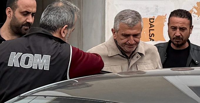 Akçakoca Belediye Başkanı Fikret Albayrak tutuklandı