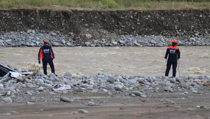 Hatay’da selde kaybolan 2 gençten 1’inin cansız bedenine ulaşıldı
