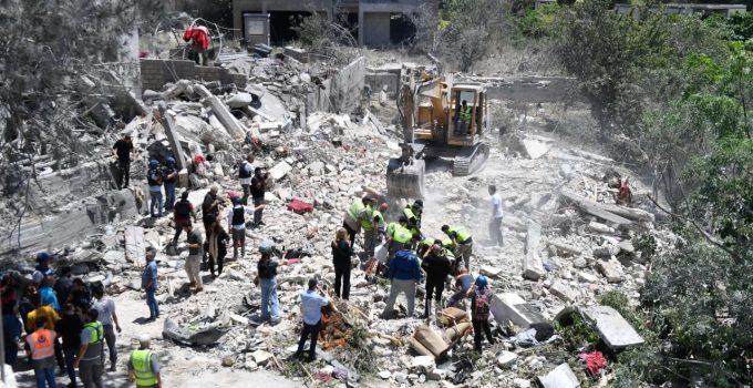 Katil İsrail’in Lübnan’a düzenlediği saldırılarda ölenlerin sayısı 3 bin 355’e yükseldi