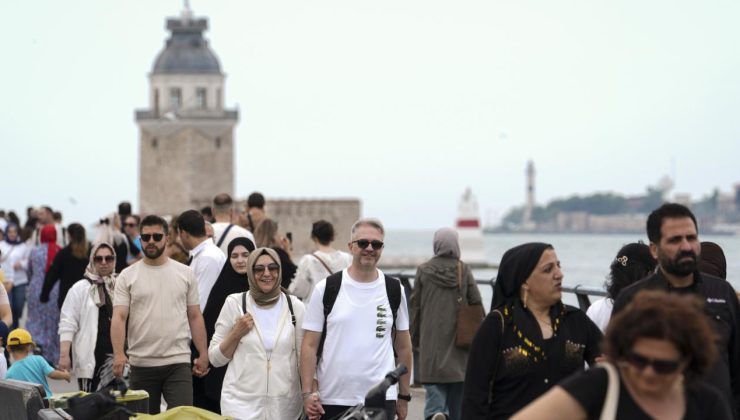 İstanbullular sahillerde güzel havanın tadını çıkardı