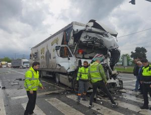 Bursa’da feci kaza: Tır tankere çarptı