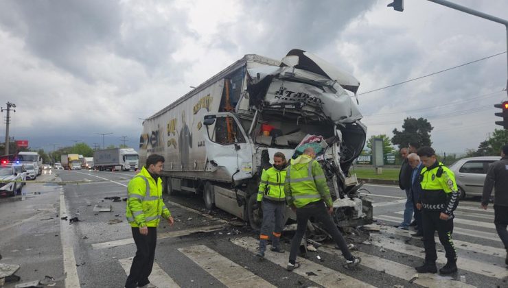 Bursa’da feci kaza: Tır tankere çarptı