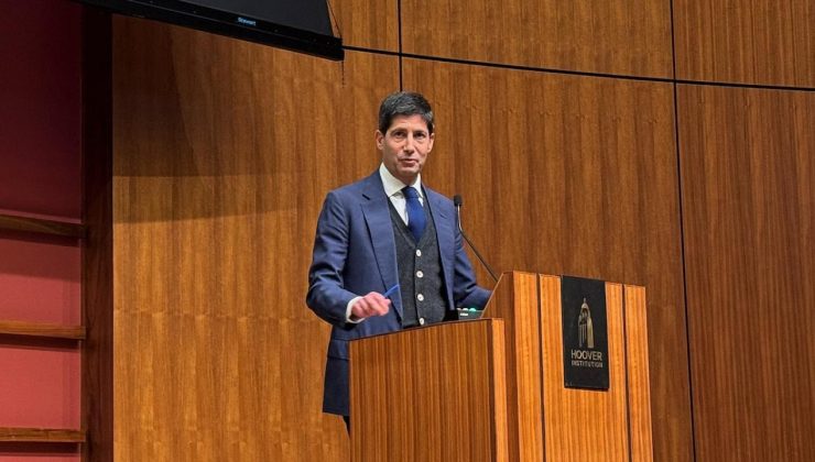 ABD Senatosu Fed başkanlığı için Kevin Warsh’u onayladı