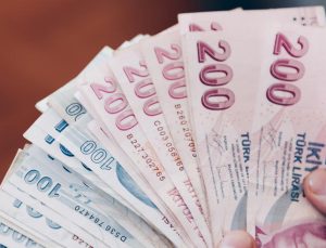 Yaşlı ve engelli aylıkları hesaplara yatırılmaya başlandı