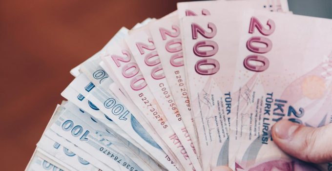 Emeklilerin ikramiye ve aylık ödemeleri bugün başlıyor