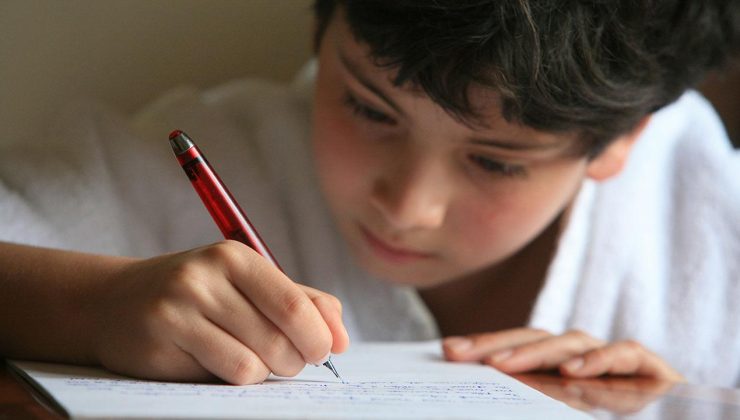 Bilim insanları açıkladı: İnsanların çoğu neden sağ elini kullanıyor?