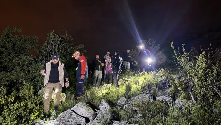 Kayalıkta mahsur kalan kadın ekiplerce kurtarıldı