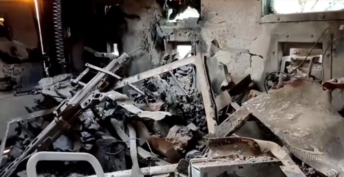 Pakistan’da düzenlenen intihar saldırısında 12 polis hayatını kaybetti