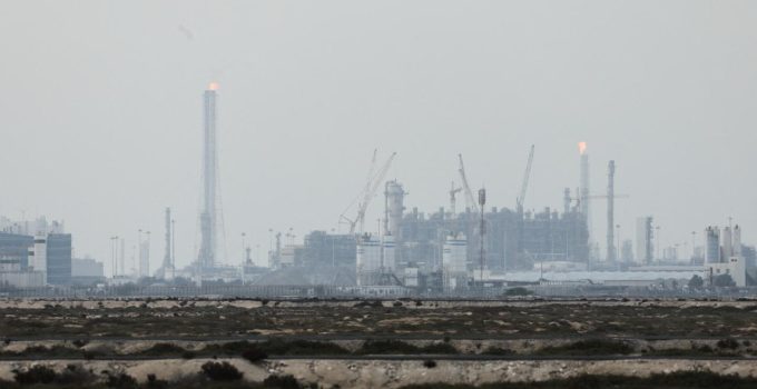 Katar, savaşın başından bu yana Hürmüz Boğazından ilk LNG sevkiyatını yaptı