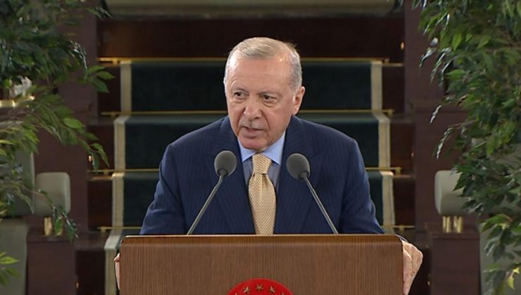 Türkiye Yüzyılı hedeflerimize giden yolda gençlerimizle kol kola yürümeyi sürdüreceğiz
