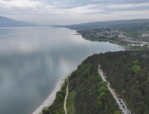 Sapanca Gölü’nde su seviyesi 10 ay sonra kritik eşiği aştı