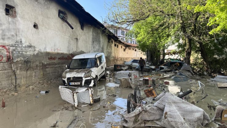 Havza’da selin ardından temizlik çalışmaları devam ediyor