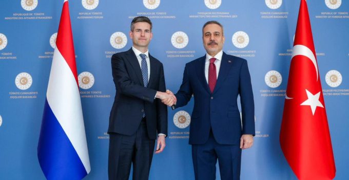 Bakan Fidan, Hollandalı mevkidaşı ile görüştü