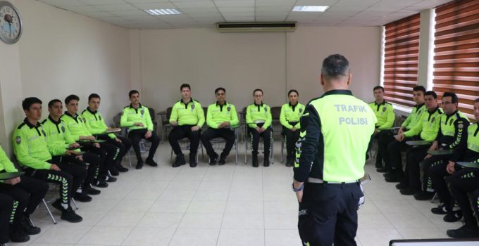 Trafik polisleri 24 farklı eğitimle göreve hazırlanıyor