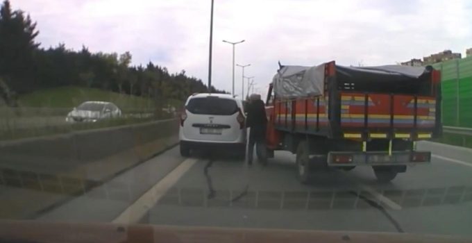 Trafikte tartıştığı sürücüyü takip etti, 180 bin lira ceza aldı
