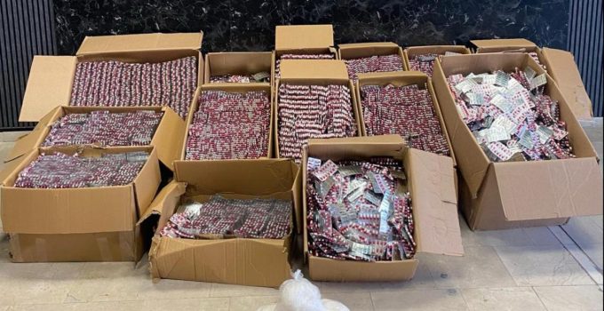 İstanbul’da 560 bin sentetik ecza hap ile 3 kilogram uyuşturucu ele geçirildi