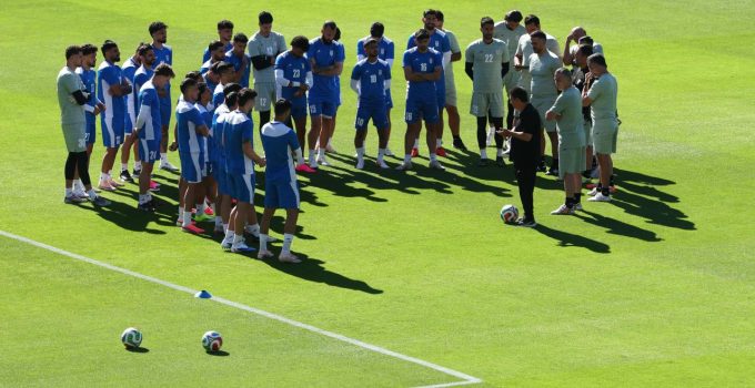 İran Milli Futbol Takımı ABD’de protestolarla karşılandı